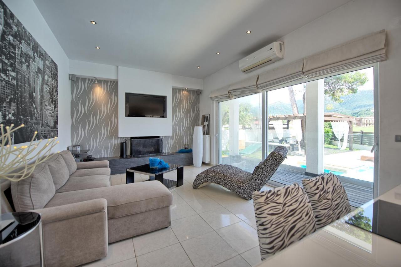 Beach Villa Christina By Posarellivillas Ахарави Екстериор снимка