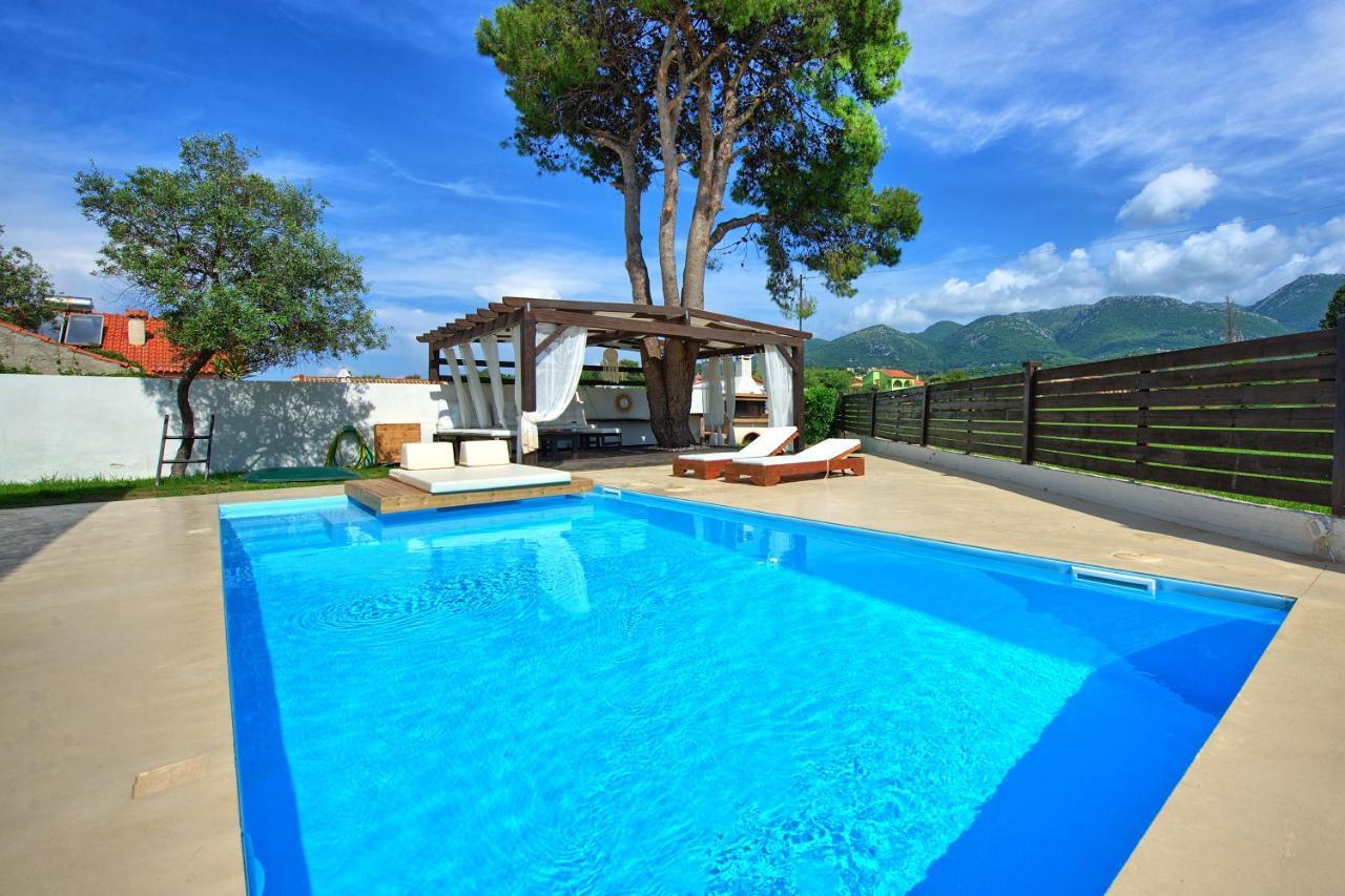 Beach Villa Christina By Posarellivillas Ахарави Екстериор снимка