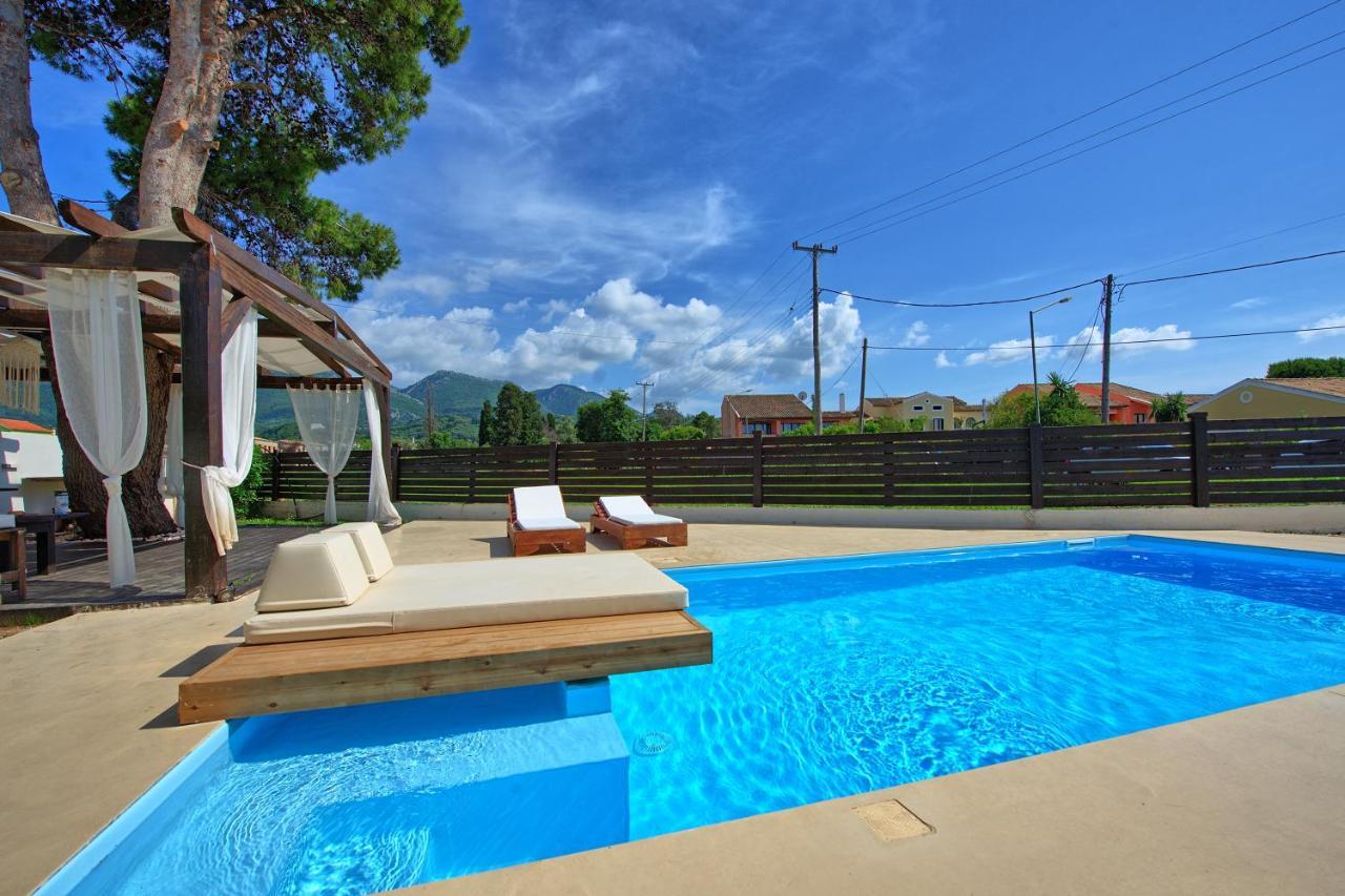 Beach Villa Christina By Posarellivillas Ахарави Екстериор снимка
