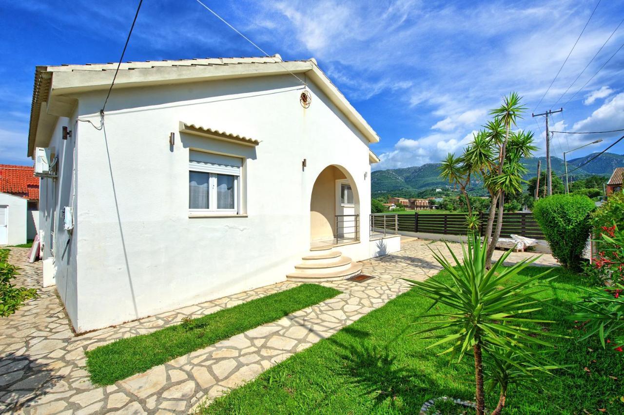 Beach Villa Christina By Posarellivillas Ахарави Екстериор снимка